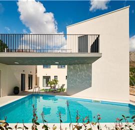 6 bedroom villa with heated pool near Omis, sleeps 12